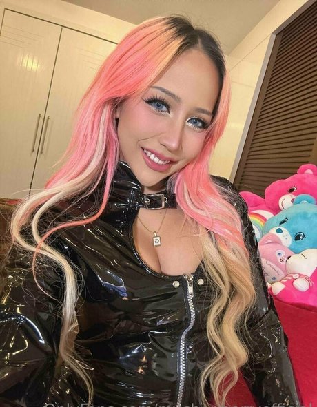 pretty ebony onlyfans pornos still