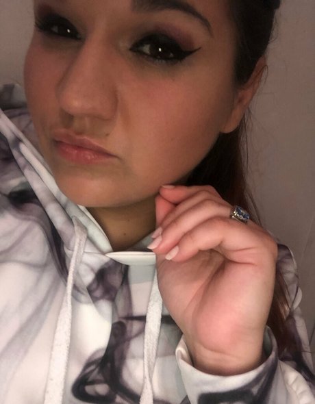 begformolly naked onlyfans leaked