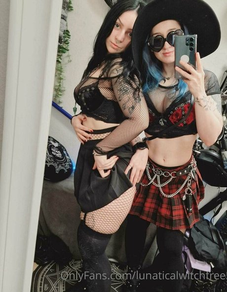 lunaticalwitchfree onlyfans photos