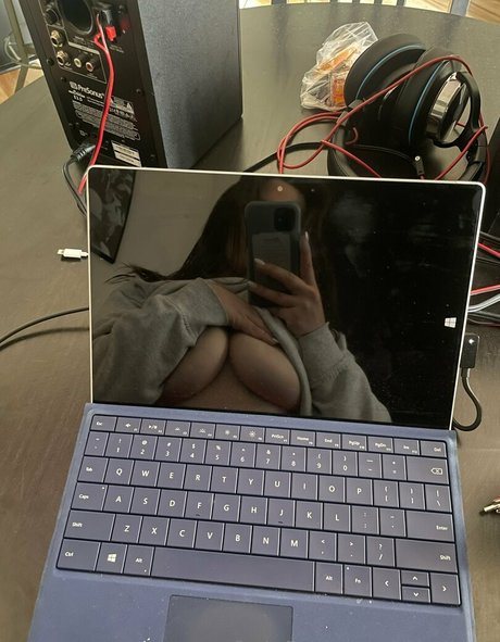 WomenYEG onlyfans lesk