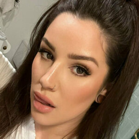 Lunaluvbad onlyfans leajs