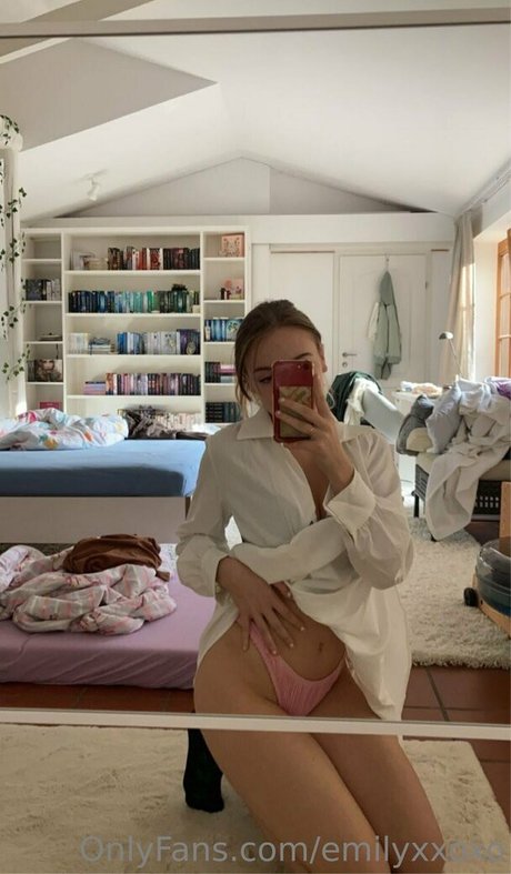 emilyxxoxo onlyfans nude