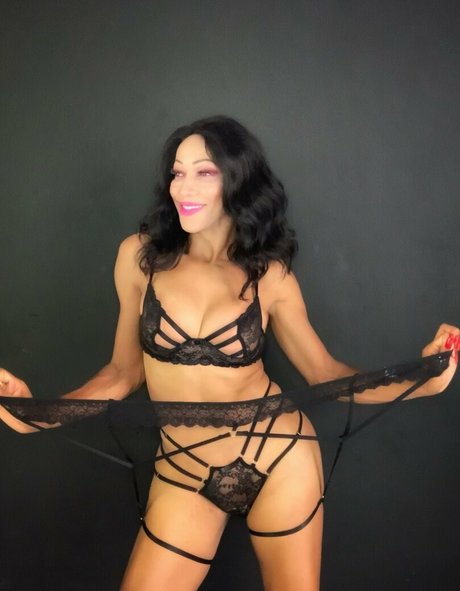 shemale 23cm onlyfans model