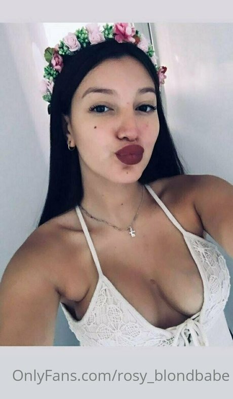 rosy blondbabe only fans pictures