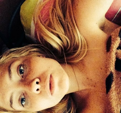 rosy blondbabe onlyfans striptease