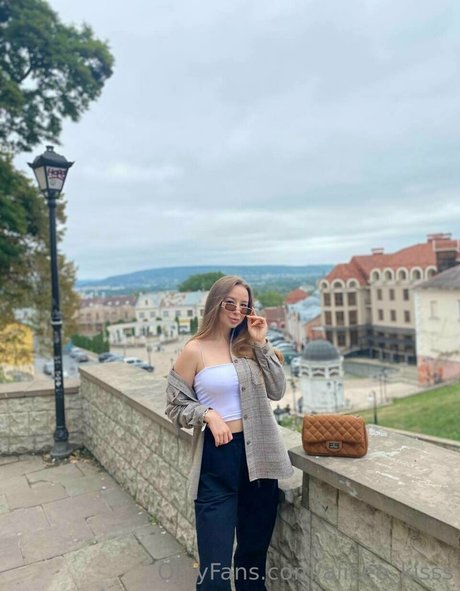 alicee kisss onlyfans nudes leak