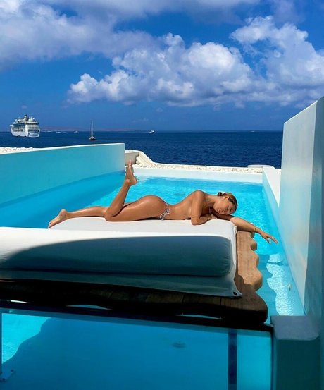 Eva Marisol Gutowski onlyfans pics