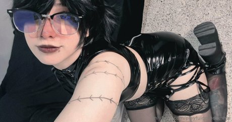 playfulgothdomme onlyfans topless