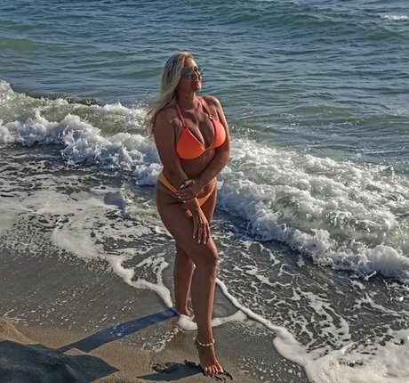 Justwoman 42 onlyfans boobs