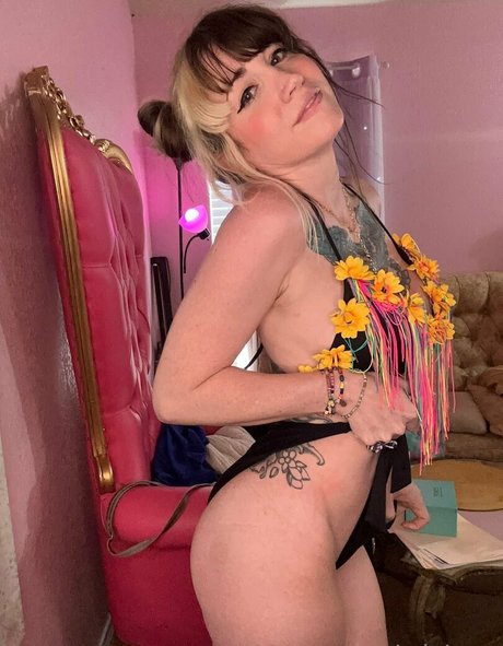 lolaluxx onlyfans leaked porn