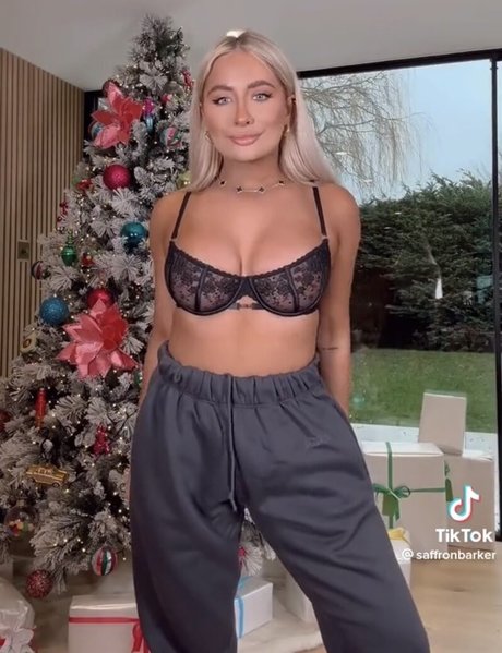 Saffron Barker only fans leak nude