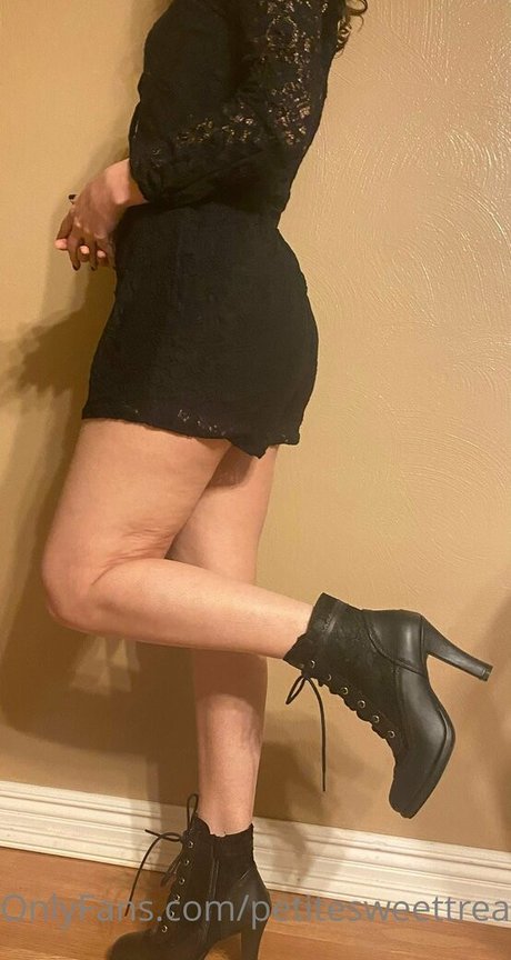 petitesweettreatx new leaked onlyfans