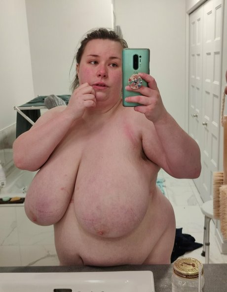 meloniekares onlyfans free content