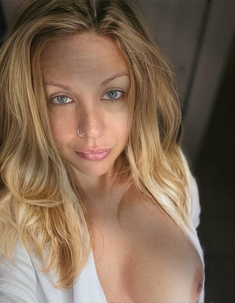 ellelyon only fans leaks porn