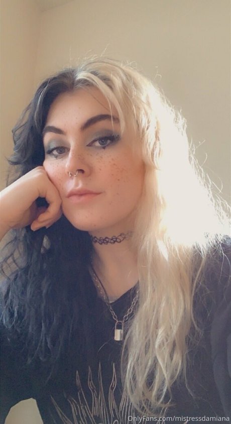 mistressdamiana onlyfans nude tits