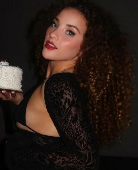 Sofie Dossi onlyfans leak nude