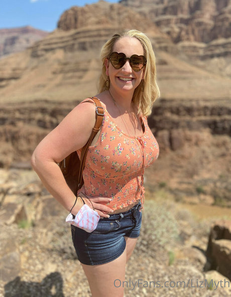 lizmyth onlyfans nude content