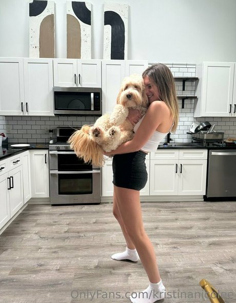 kristinanicolee onlyfans model