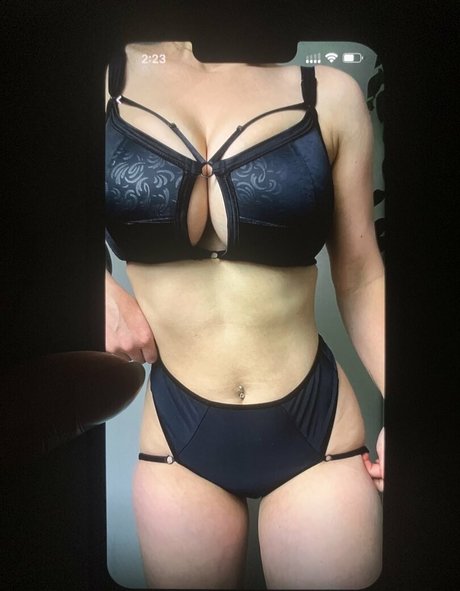 Saterra St Jean onlyfans strip tease