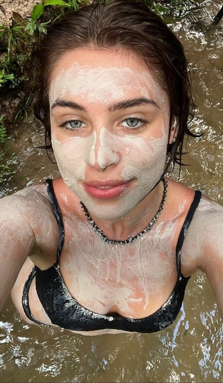 Gabi Stacenco onlyfans strip tease