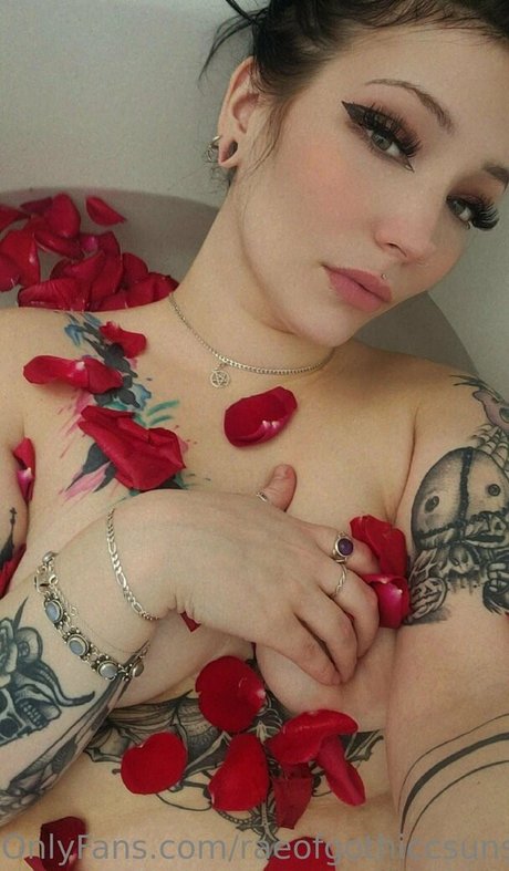 raeofgothiccsunshine Profile pic