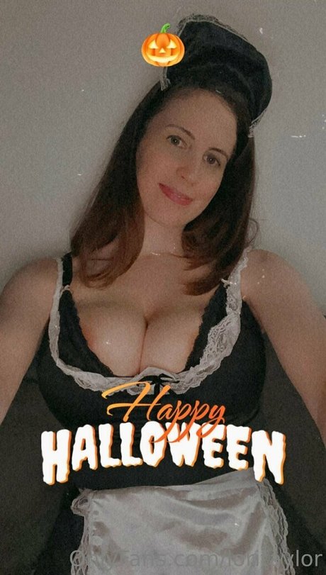 loritaylor naked on onlyfans