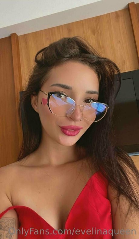 evelinaqueen onlyfans sex tape