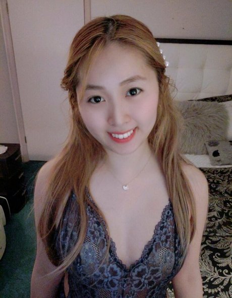 Lindychii onlyfans content type