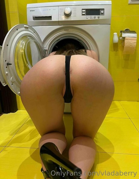 vladaberry only fans nude