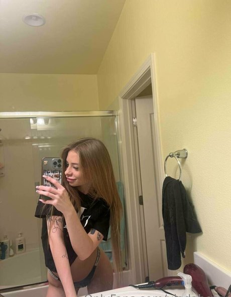 vladaberry nude only fans leaks