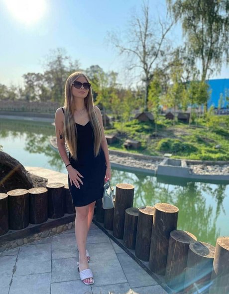 vladaberry onlyfans model photos