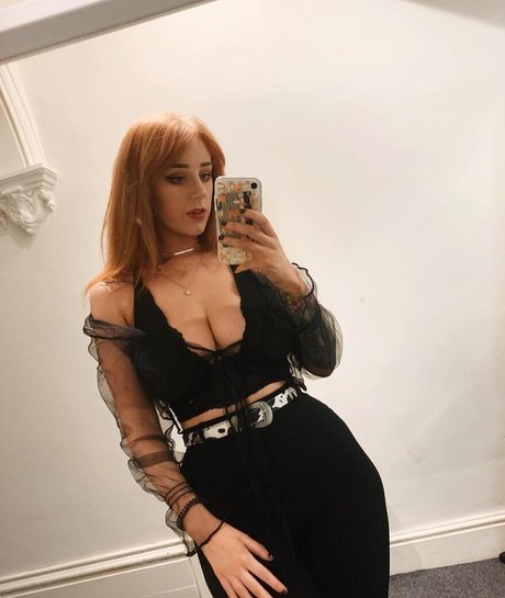 69 ex girlfriend onlyfans beautiful porn self-portrait