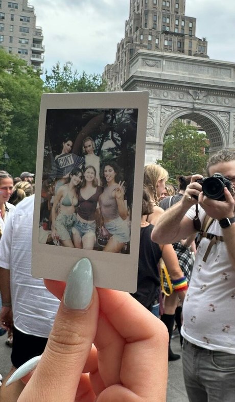 dela roo Profile pic