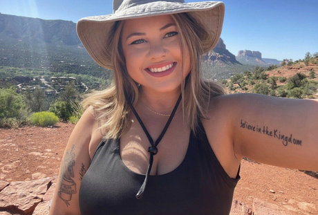 Onlyalbrooke nude leaked onlyfans