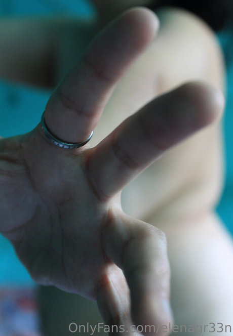 elenagr33n strip onlyfans