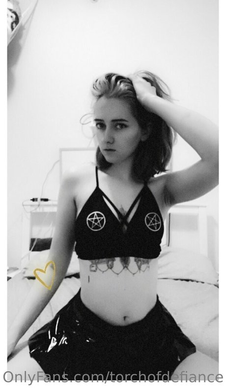 torchofdefiance onlyfans boobs