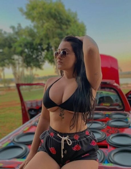 Danyelle Oliveira nude leaked onlyfans