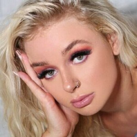 biglivvv onlyfans nudes leak