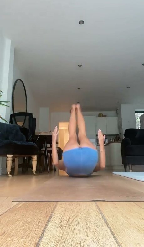 Danni Menzies onlyfans pictures