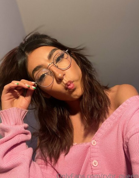 cybr queen on onlyfans