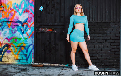 Sloan Harper ass onlyfans