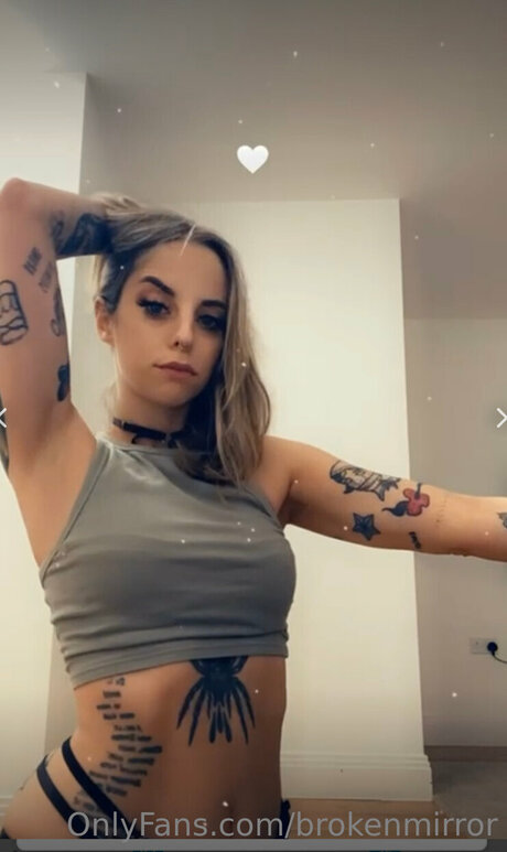 Brokenmirror__ onlyfans nude photos