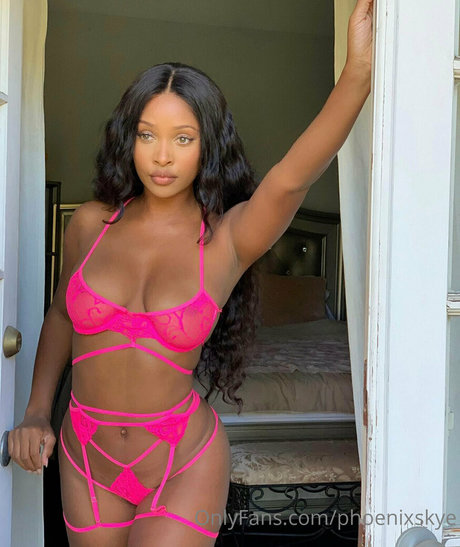 phoenixskye only fans nude