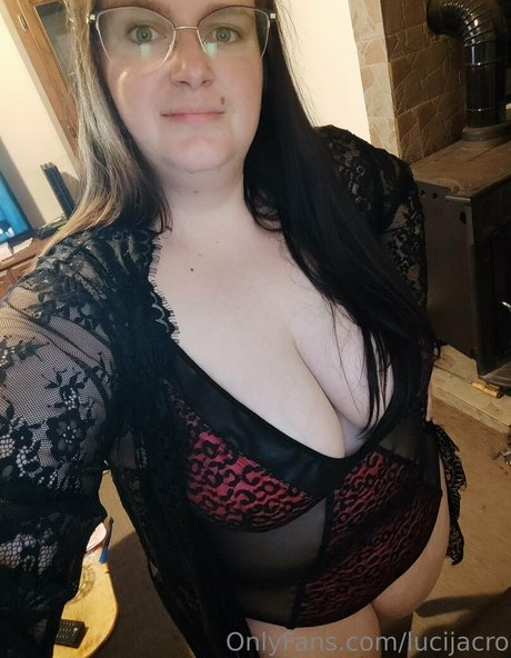 lucijacro desnuda onlyfans