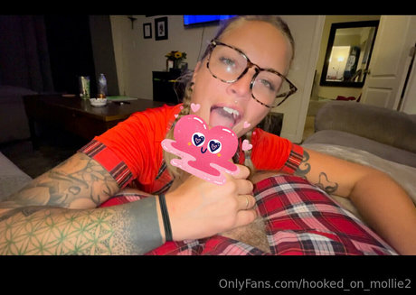 hooked on mollie2 nude leaked onlyfans