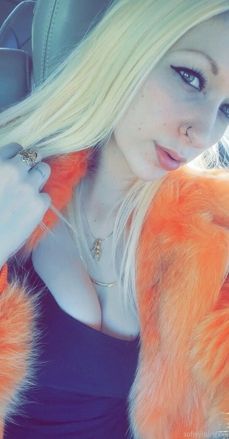 sofieyoungxxx nude onlyfans leaks