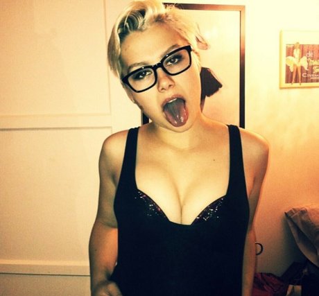 Phoebe Bridgers onlyfans ass