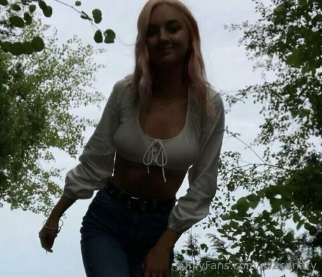 avacanary nudes onlyfans leaks