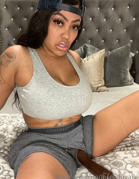LaceyDuvalle leaked onlyfans