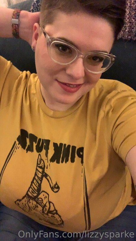 lizzysparke onlyfans picture